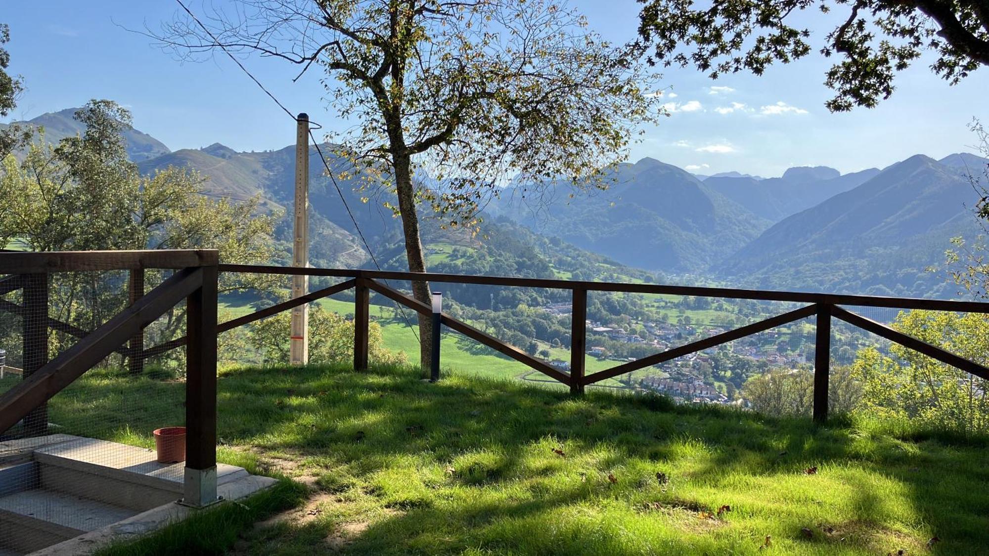 Apartamentos Montes Vindios Cangas de Onis Luaran gambar