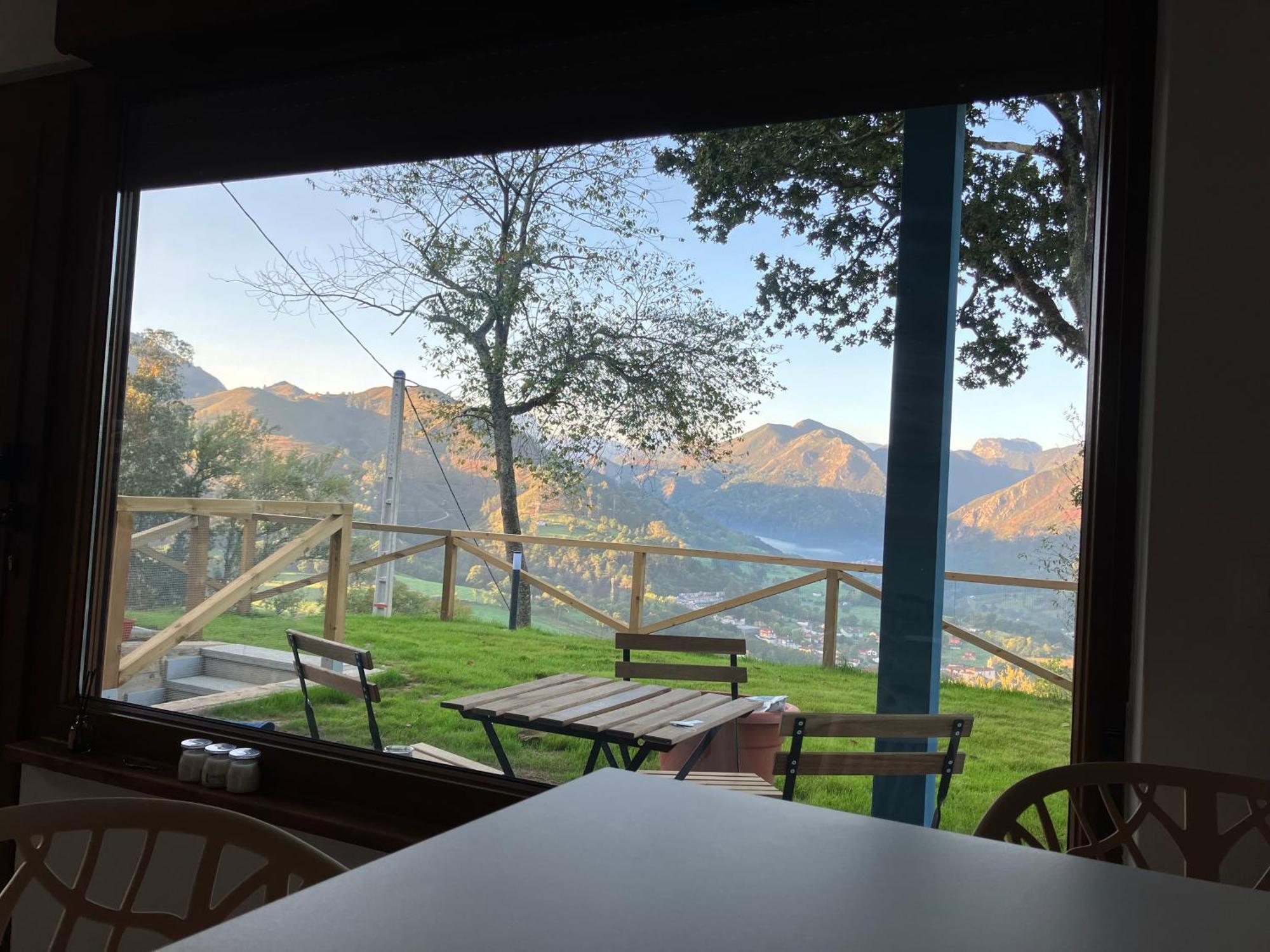 Apartamentos Montes Vindios Cangas de Onis Luaran gambar