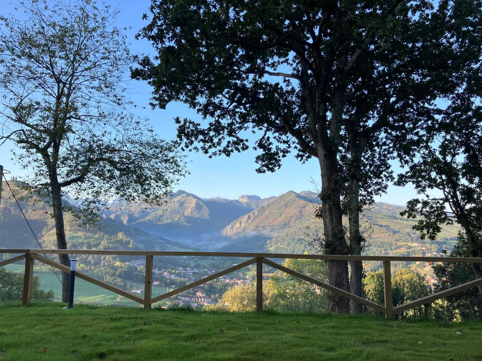 Apartamentos Montes Vindios Cangas de Onis Luaran gambar